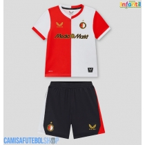 Camisa de time de futebol Feyenoord Replicas 1º Equipamento Infantil 2025-26 Manga Curta (+ Calças curtas)